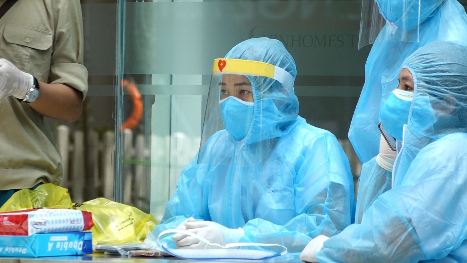 Covid-19 weekly update in Vietnam - Week 4, June 2021