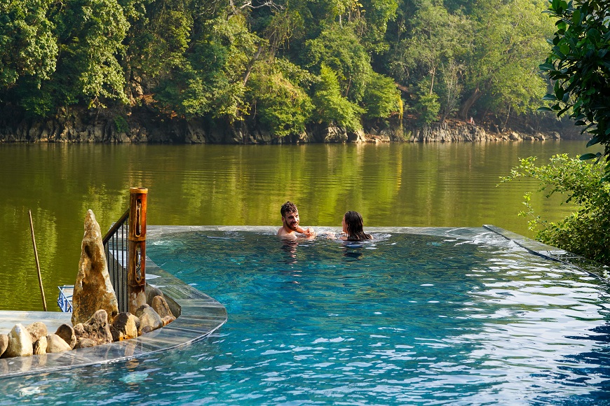pool-babe-jungle-resort