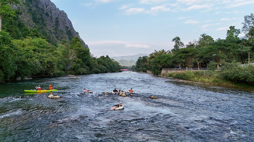 kayaking-laos