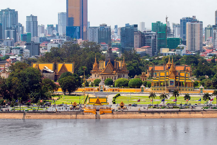 phom-penh_river-front-view